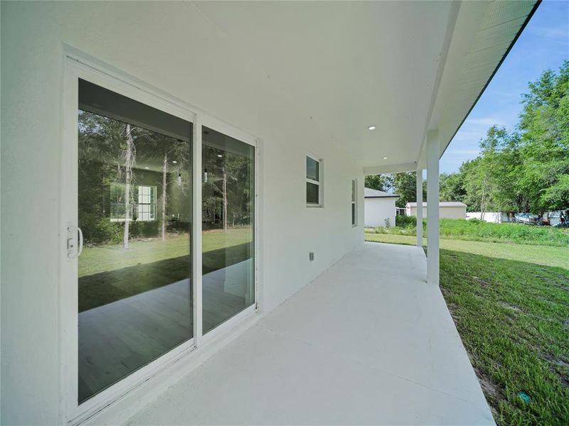 Exterior details and patio area of a home in , Citrus Springs (Image 21).