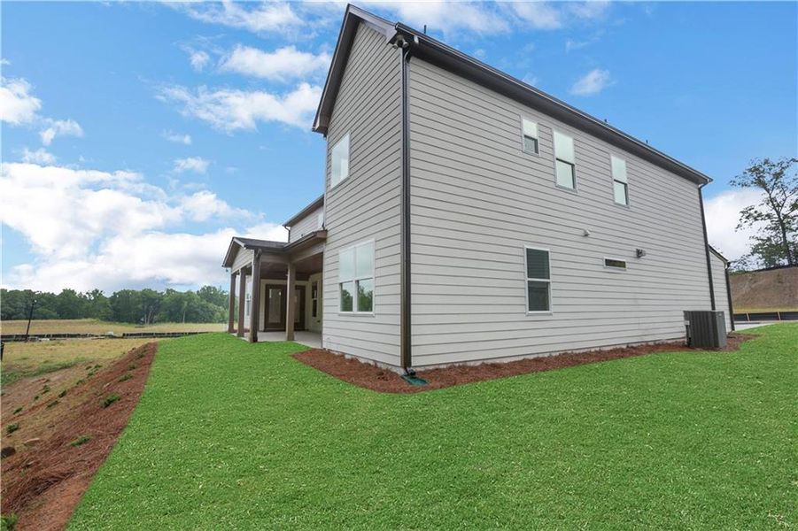Exterior details and patio area of a home in Arbor West, Dawsonville (Image 3).