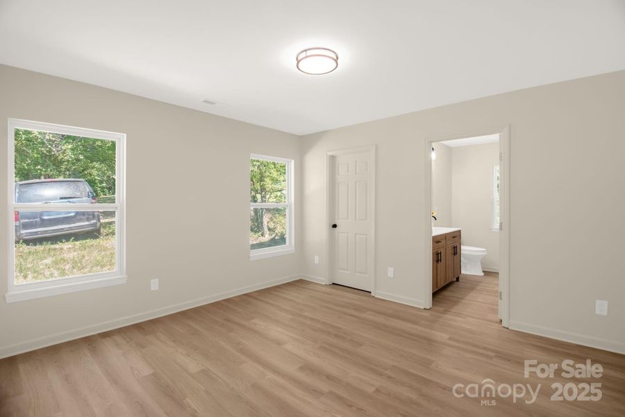 Spacious, unfurnished interior of a new home in , Lexington (Image 12).