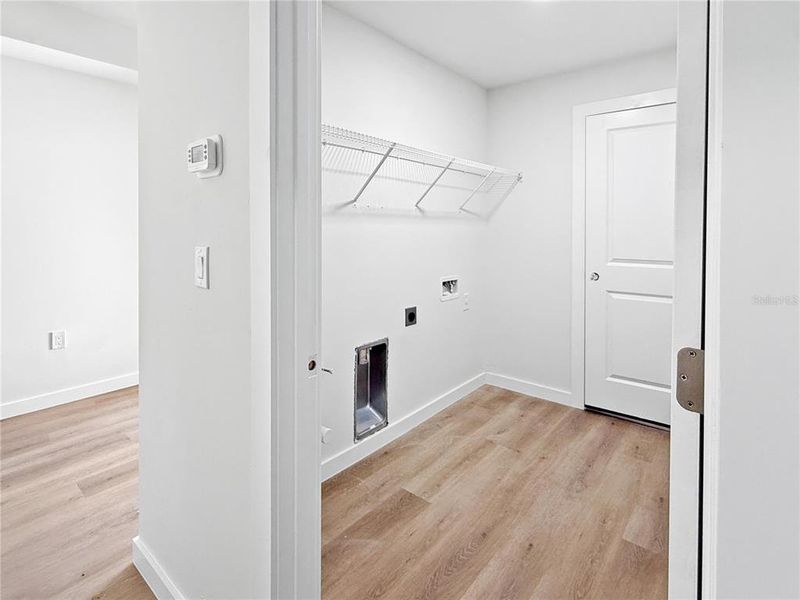 Spacious, unfurnished interior of a new home in , Port Charlotte (Image 8).