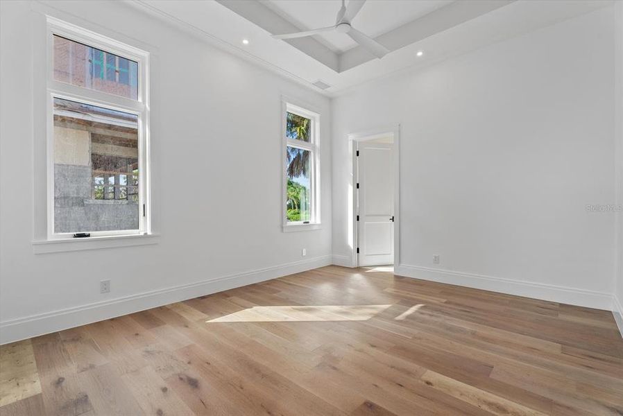 Spacious, unfurnished interior of a new home in , Sarasota (Image 59).