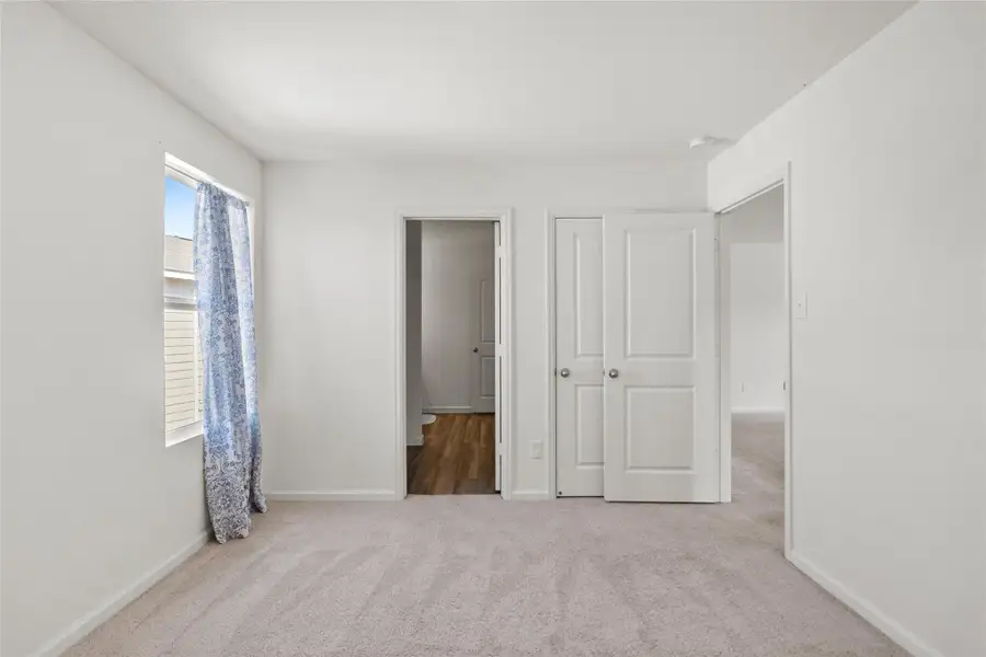 Spacious, unfurnished interior of a new home in Chapel Run, Montgomery (Image 11). Spacious, unfurnished interior of a new home in Chapel Run, Montgomery (Image 11).