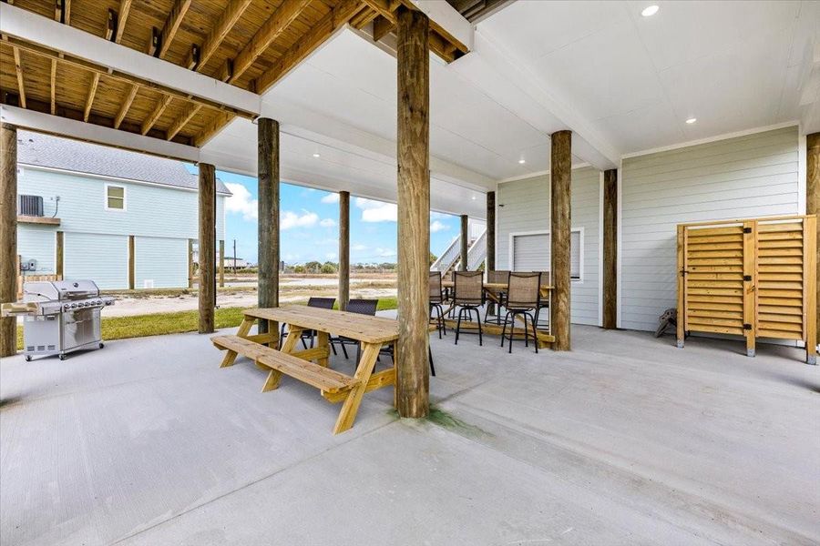Exterior details and patio area of a home in , Galveston (Image 26).