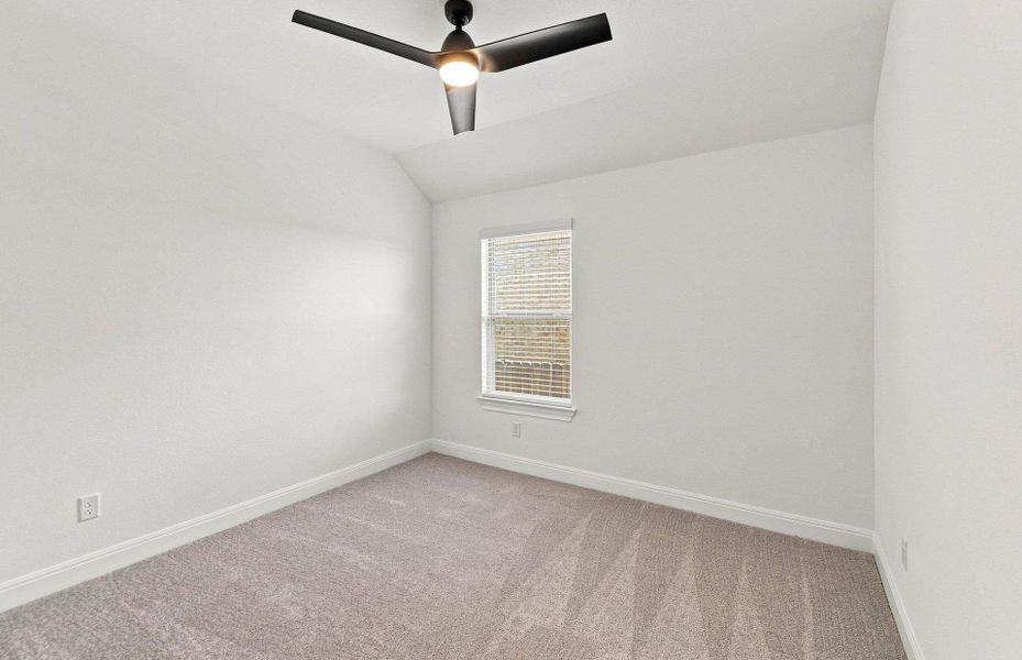 Spacious, unfurnished interior of a new home in Crescent Bluff, Georgetown (Image 25).
