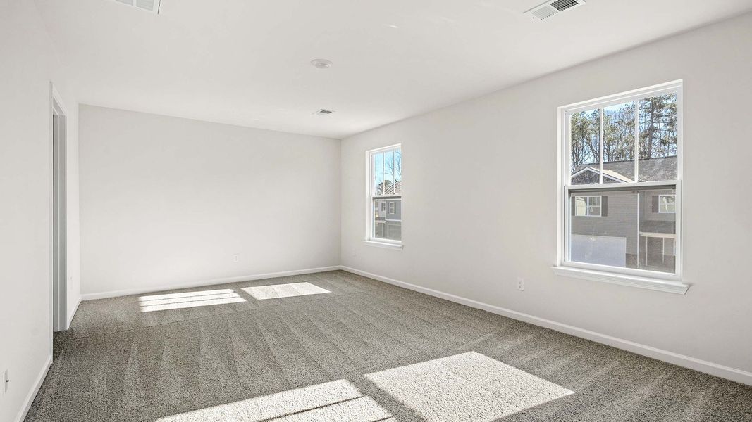 Spacious, unfurnished interior of a new home in Grand Oaks, Columbia (Image 20).
