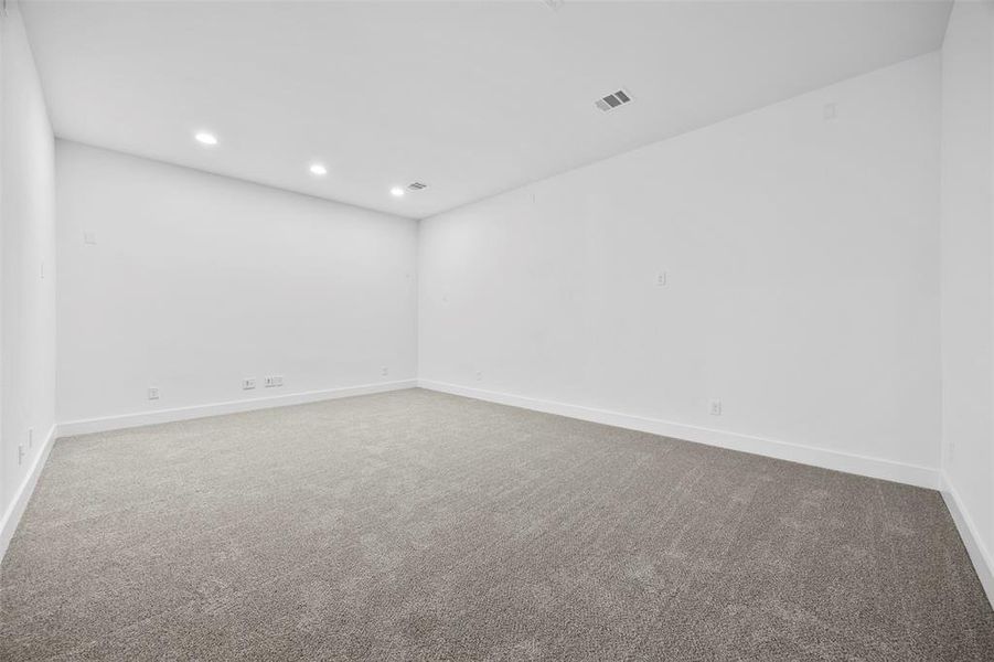Spacious, unfurnished interior of a new home in , Waxahachie (Image 21).