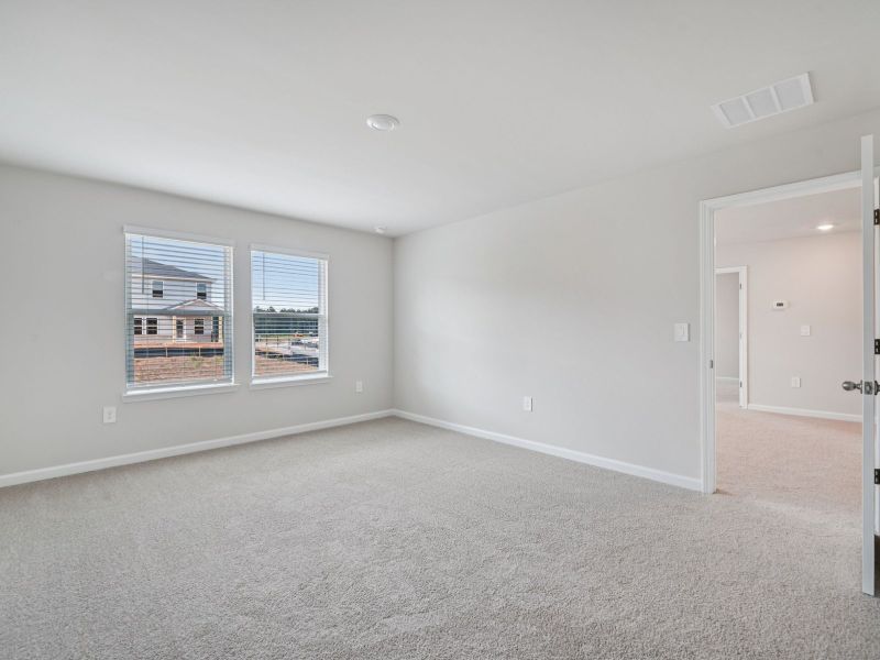 Spacious, unfurnished interior of a new home in Northwoods at Mirror Lake, Villa Rica (Image 14).