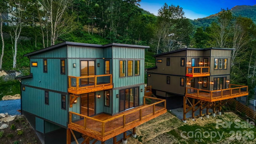 405 and 397 Snow Cloud Drive Completed New Homes! 405 and 397 Snow Cloud Drive Completed New Homes!