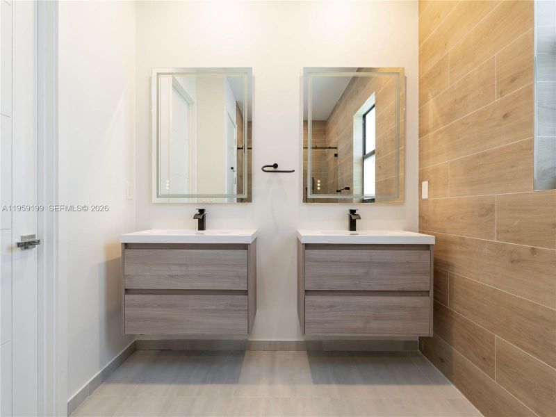 Furnished interior view inside a new home in , Fort Lauderdale (Image 6).