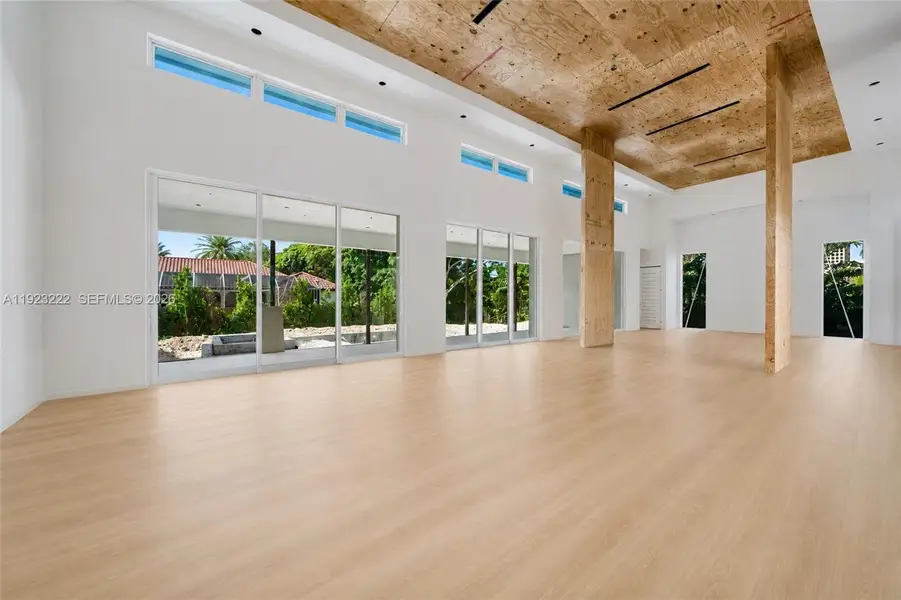 Image 15 of a home in .