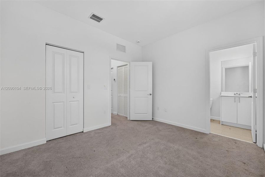 Spacious, unfurnished interior of a new home in , Homestead (Image 13).