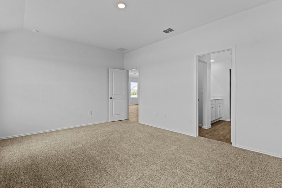 Spacious, unfurnished interior of a new home in , Kyle (Image 16).