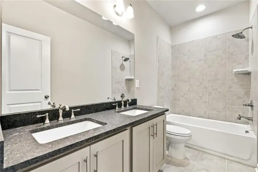 Furnished interior view inside a new home in , Gainesville (Image 10).