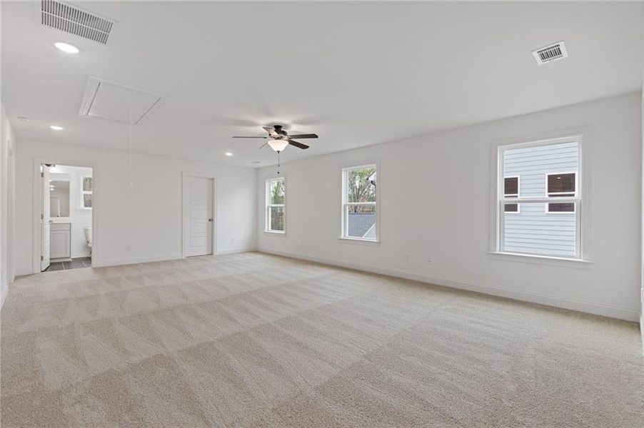 Spacious, unfurnished interior of a new home in , Athens (Image 27).