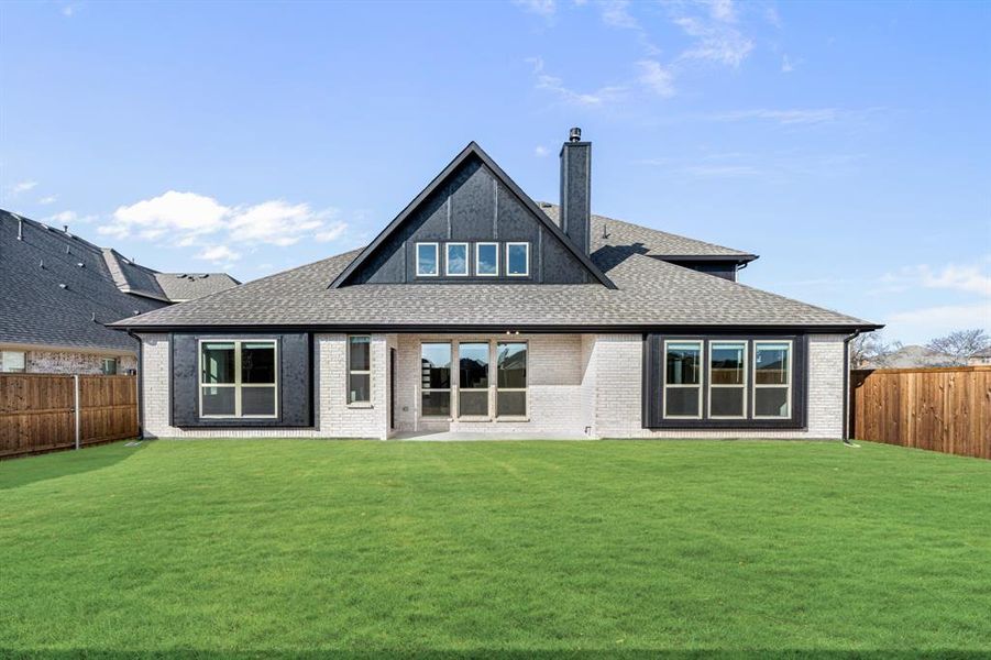 Exterior details and patio area of a home in Liberty, Melissa (Image 28).