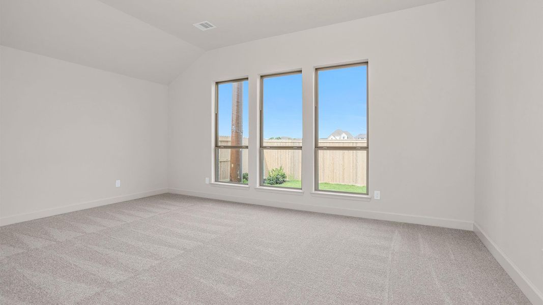 Spacious, unfurnished interior of a new home in Candela, Richmond (Image 10).
