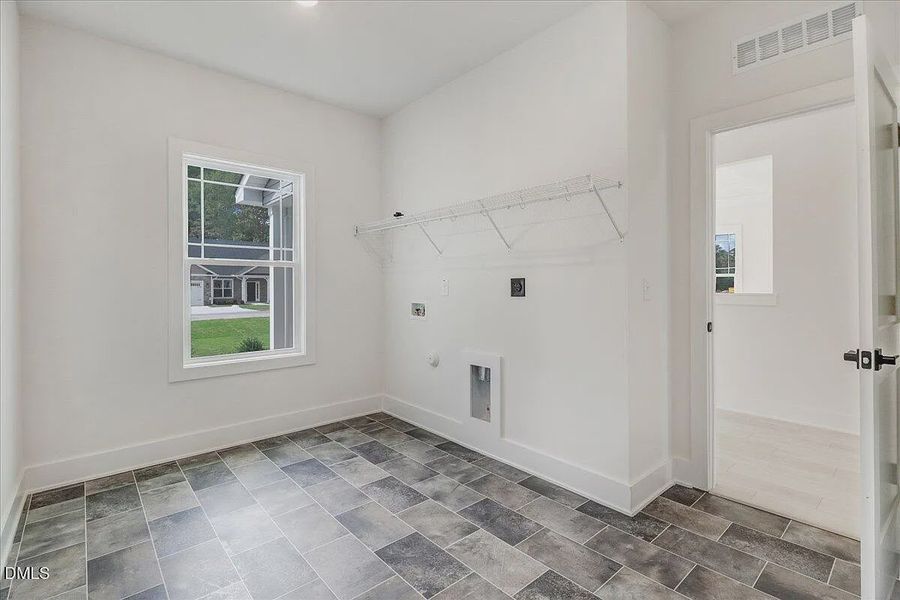 Spacious, unfurnished interior of a new home in Kelly Farms, Lillington (Image 20). Spacious, unfurnished interior of a new home in Kelly Farms, Lillington (Image 20).