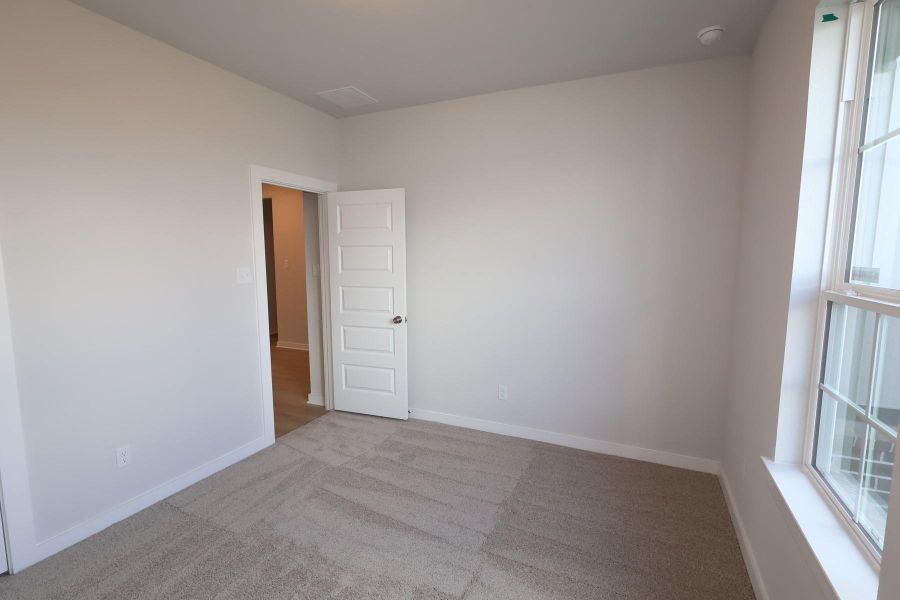 Spacious, unfurnished interior of a new home in Mason Woods, Cypress (Image 18).