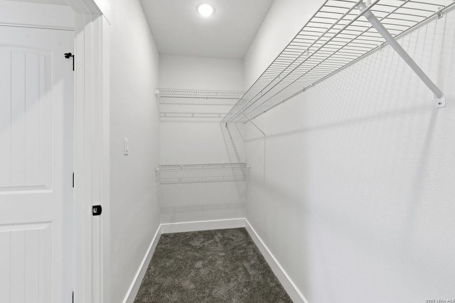 Spacious, unfurnished interior of a new home in Lonesome Dove, San Antonio (Image 19).