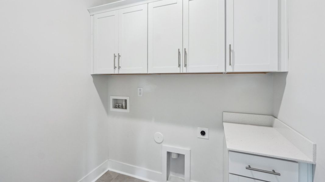 Representative furnished interior of a home built from the Willow by D.R. Horton in Westport, York (Image 11).