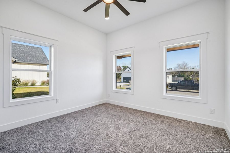 Spacious, unfurnished interior of a new home in , Kerrville (Image 23).