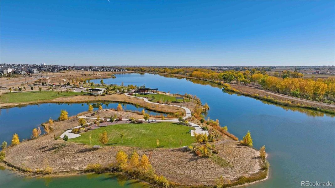 Image 21 of a home in Lakeside Canyon. Image 21 of a home in Lakeside Canyon.