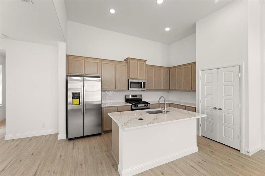 06-1014-lovely-day-lavon-tx-kitchen-island
