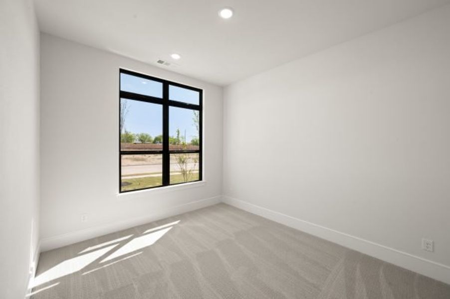 Spacious, unfurnished interior of a new home in Rio Vista at Kelly Ranch, Aledo (Image 51).