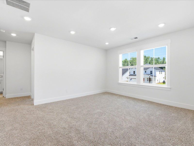 Spacious, unfurnished interior of a new home in , Summerville (Image 17).