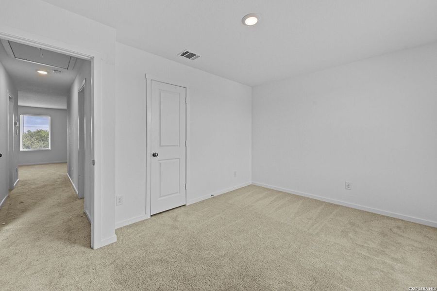 Spacious, unfurnished interior of a new home in Spring Grove, St. Hedwig (Image 14). Spacious, unfurnished interior of a new home in Spring Grove, St. Hedwig (Image 14).