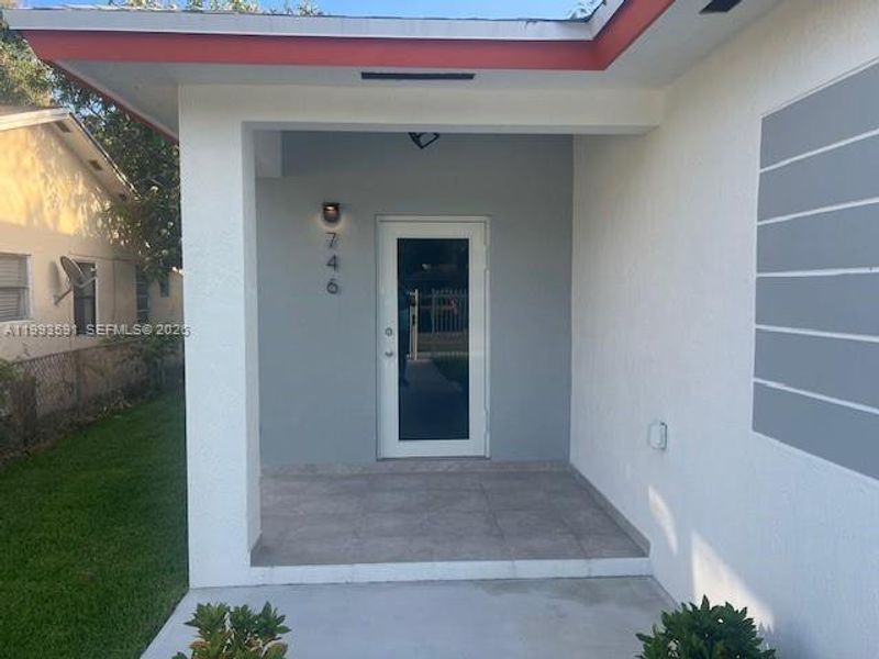 Exterior details and patio area of a home in , Miami (Image 26).