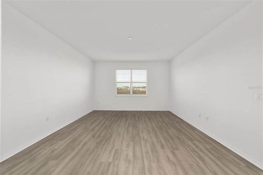 Spacious, unfurnished interior of a new home in Calesa Township, Ocala (Image 15).