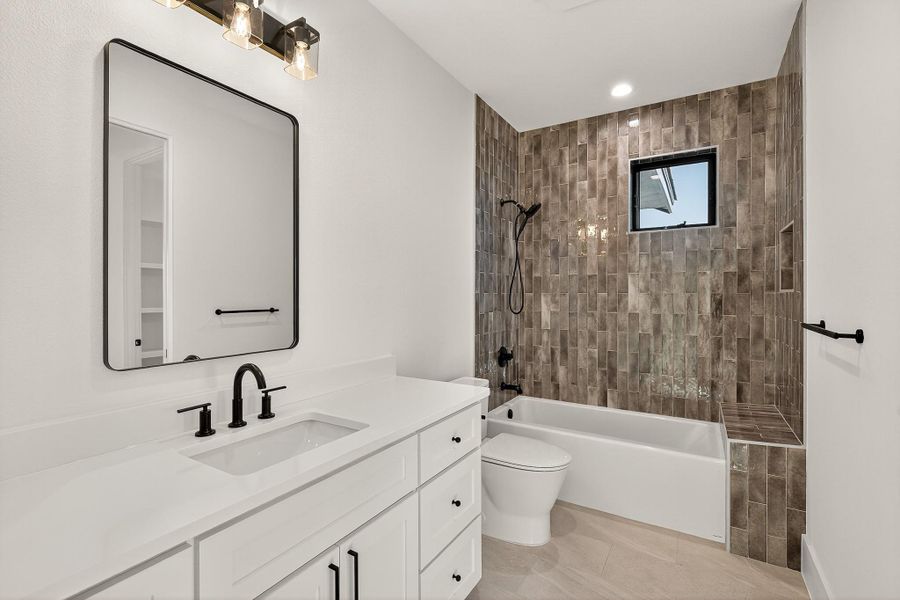 Furnished interior view inside a new home in , Horseshoe Bay (Image 13).