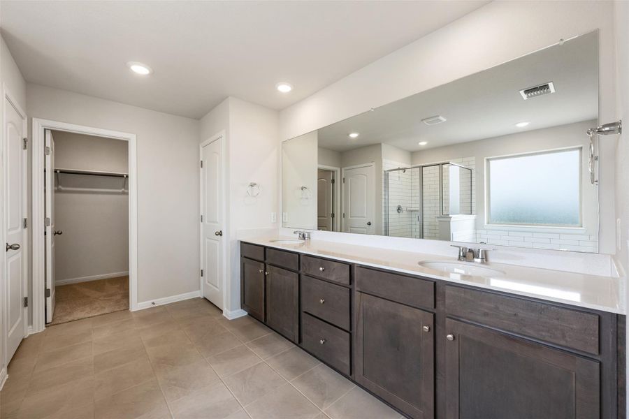 Representative images and renderings are for illustrative purposes. Actual structural options and design finishes of home may vary. Representative images and renderings are for illustrative purposes. Actual structural options and design finishes of home may vary.