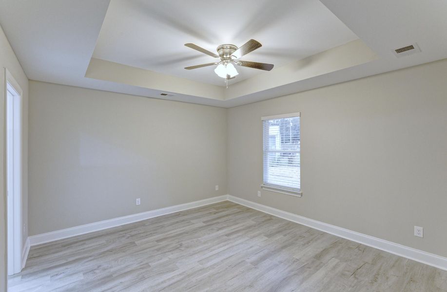 Spacious, unfurnished interior of a new home in , Summerville (Image 18).