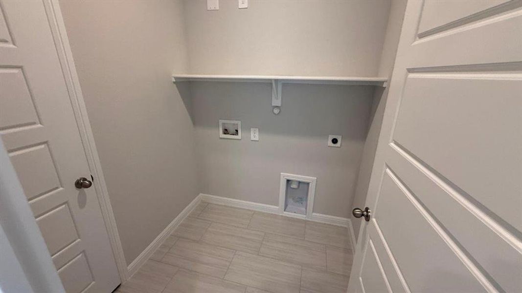 Spacious, unfurnished interior of a new home in Saratoga, Granbury (Image 15). Spacious, unfurnished interior of a new home in Saratoga, Granbury (Image 15).