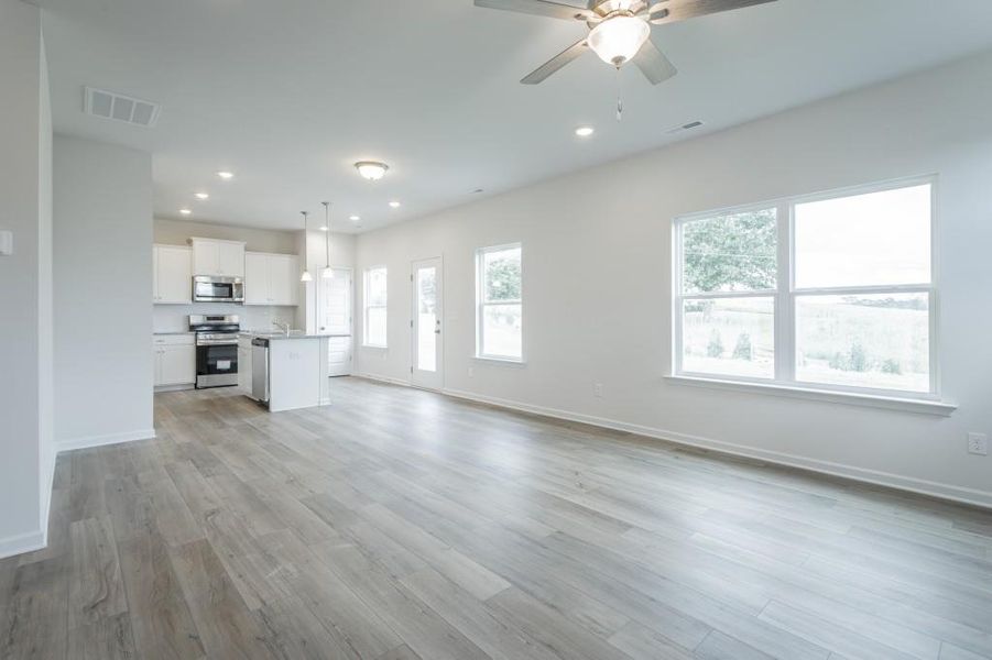 Spacious, unfurnished interior of a new home in Laurel Ridge, Rock Spring (Image 34).