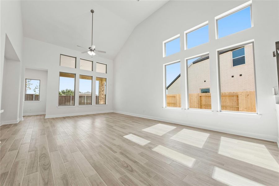 Representative image. Features, specifications, selections and colors may vary. Representative image. Features, specifications, selections and colors may vary.