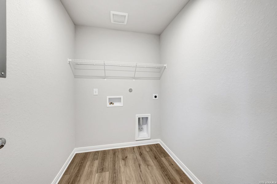 Spacious, unfurnished interior of a new home in Greenspoint Heights, Seguin (Image 34).