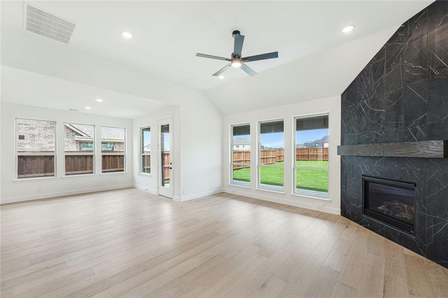 Spacious, unfurnished interior of a new home in Mosaic, Celina (Image 38).