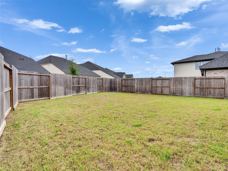 Exterior details and patio area of a home in Cross Creek West, Fulshear (Image 3).