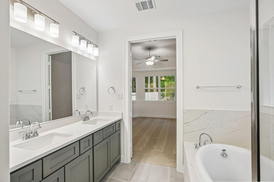 Furnished interior view inside a new home in Woodhavyn 40', Magnolia (Image 10). Furnished interior view inside a new home in Woodhavyn 40', Magnolia (Image 10).