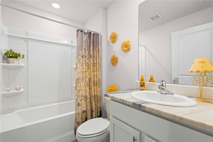 Furnished interior view inside a new home in Silverstone North, Palmetto (Image 31).