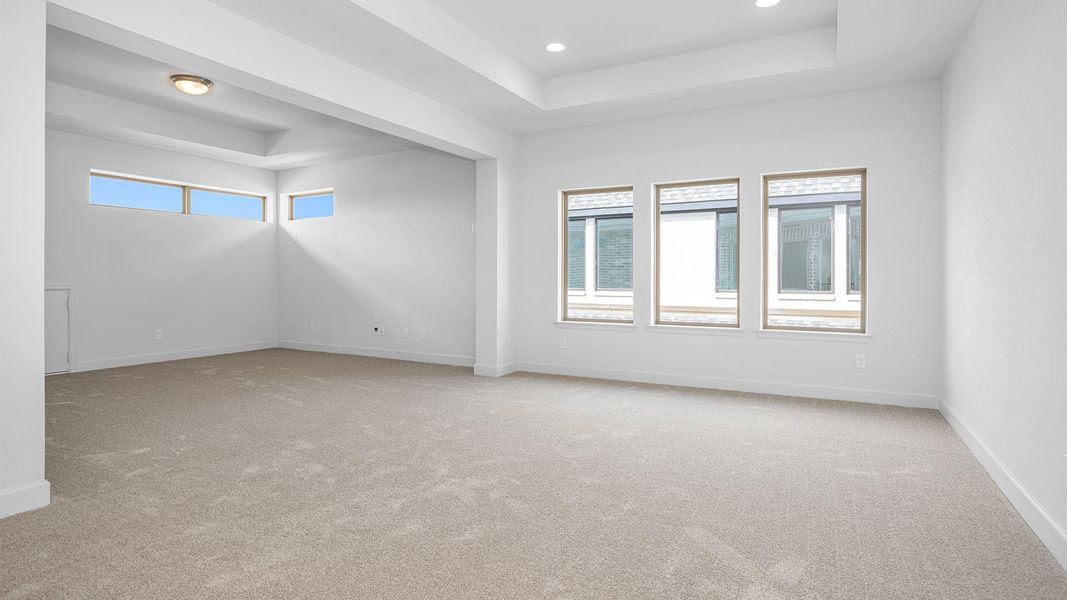 Spacious, unfurnished interior of a new home in Valencia, Manvel (Image 14).