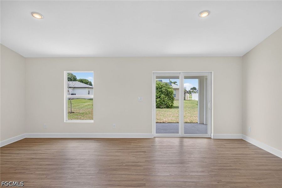 Spacious, unfurnished interior of a new home in Cape Coral, Cape Coral (Image 17).