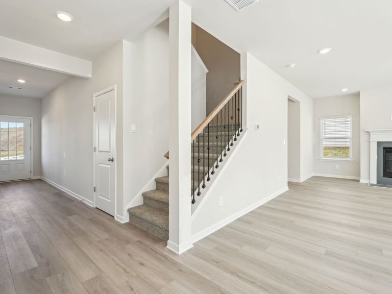 Spacious, unfurnished interior of a new home in Manning Mill, Adairsville (Image 13).