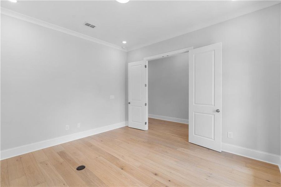 Spacious, unfurnished interior of a new home in Knollwood, Johns Creek (Image 42).