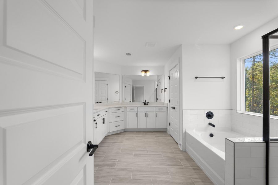 Furnished interior view inside a new home in Hancock Farms, Aiken (Image 14).
