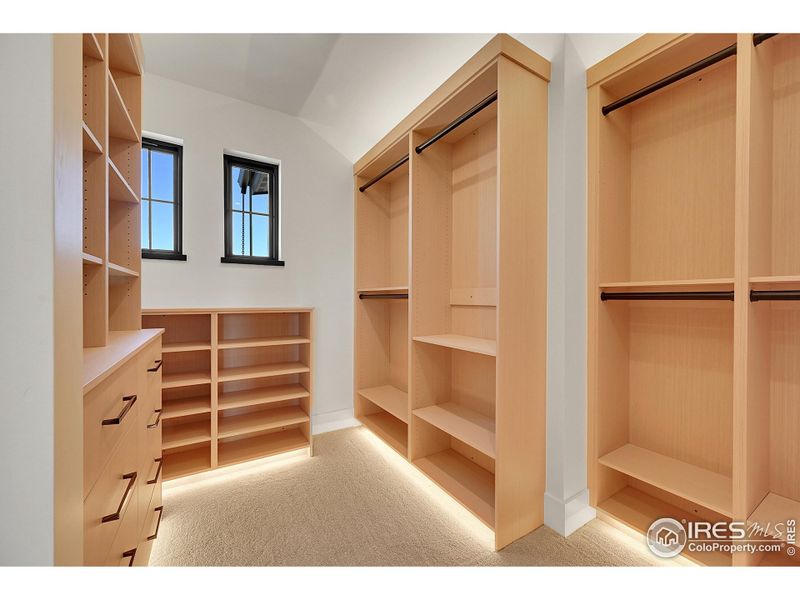 Image 47 of a home in .