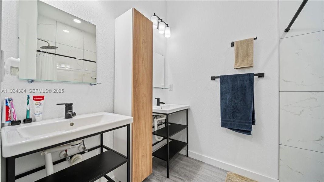 Furnished interior view inside a new home in , Cape Coral (Image 19).